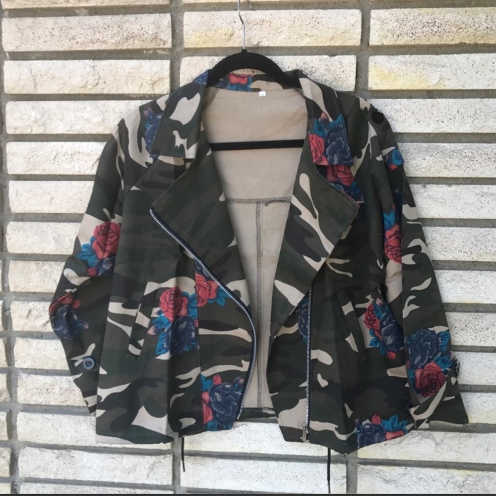 NEW 🌹Camouflage Rose Jacket